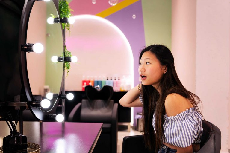 Makeup and Mood: How Color Choices Reflect Who You Are